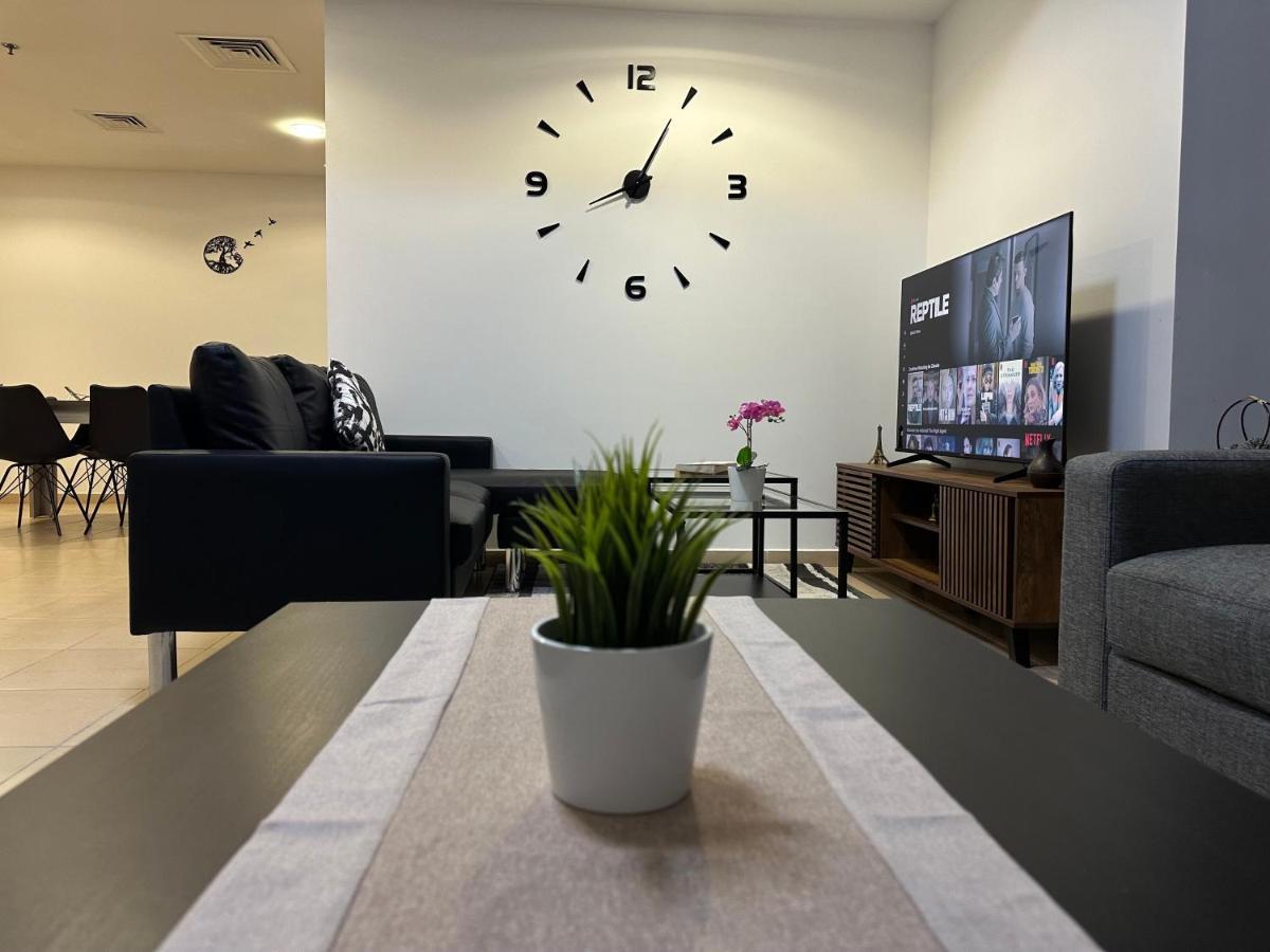 Moonlight Hostel Jbr - 2Min Walk To Jbr Beach - Gym - 2Min Metro Station - Poll Dubaï Extérieur photo