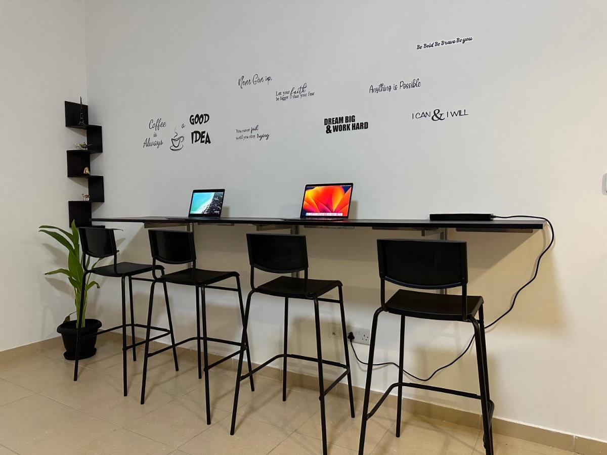 Moonlight Hostel Jbr - 2Min Walk To Jbr Beach - Gym - 2Min Metro Station - Poll Dubaï Extérieur photo